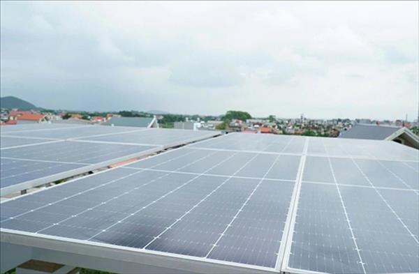 Giảm phần lớn tiền điện nhờ lắp năng lượng mặt trời mái nhà
