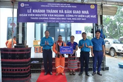 Ấm áp mái nhà Công đoàn – tiếp thêm động lực cho đoàn viên khó khăn tại A Lưới