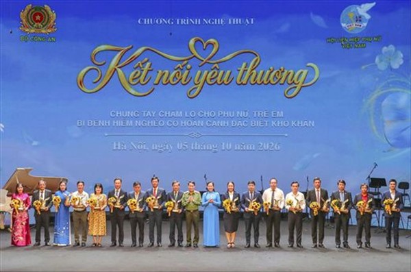 EVN CHUNG TAY “KẾT NỐI YÊU THƯƠNG”