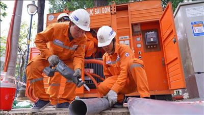 Quyết tâm giữ vững dòng điện cho ngày hội non sông