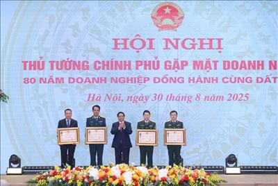 EVN được tặng thưởng Huân chương Lao động hạng Nhì